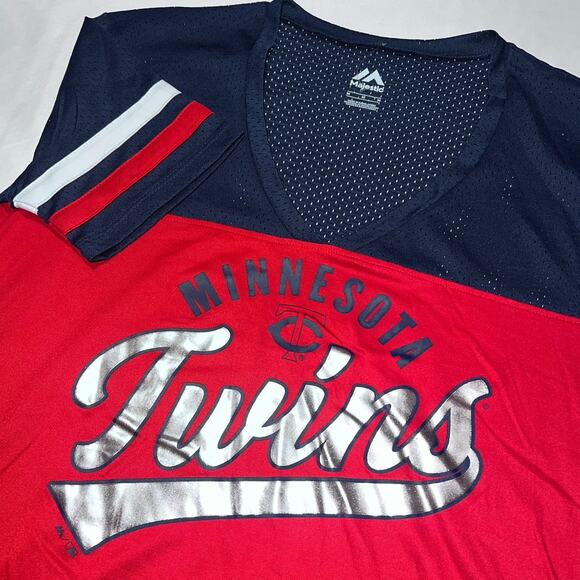 ✨NWT MAJESTIC Minnesota Twins Women Jersey Top M Red Navy MLB Baseball Fan Shirt - Picture 3 of 7